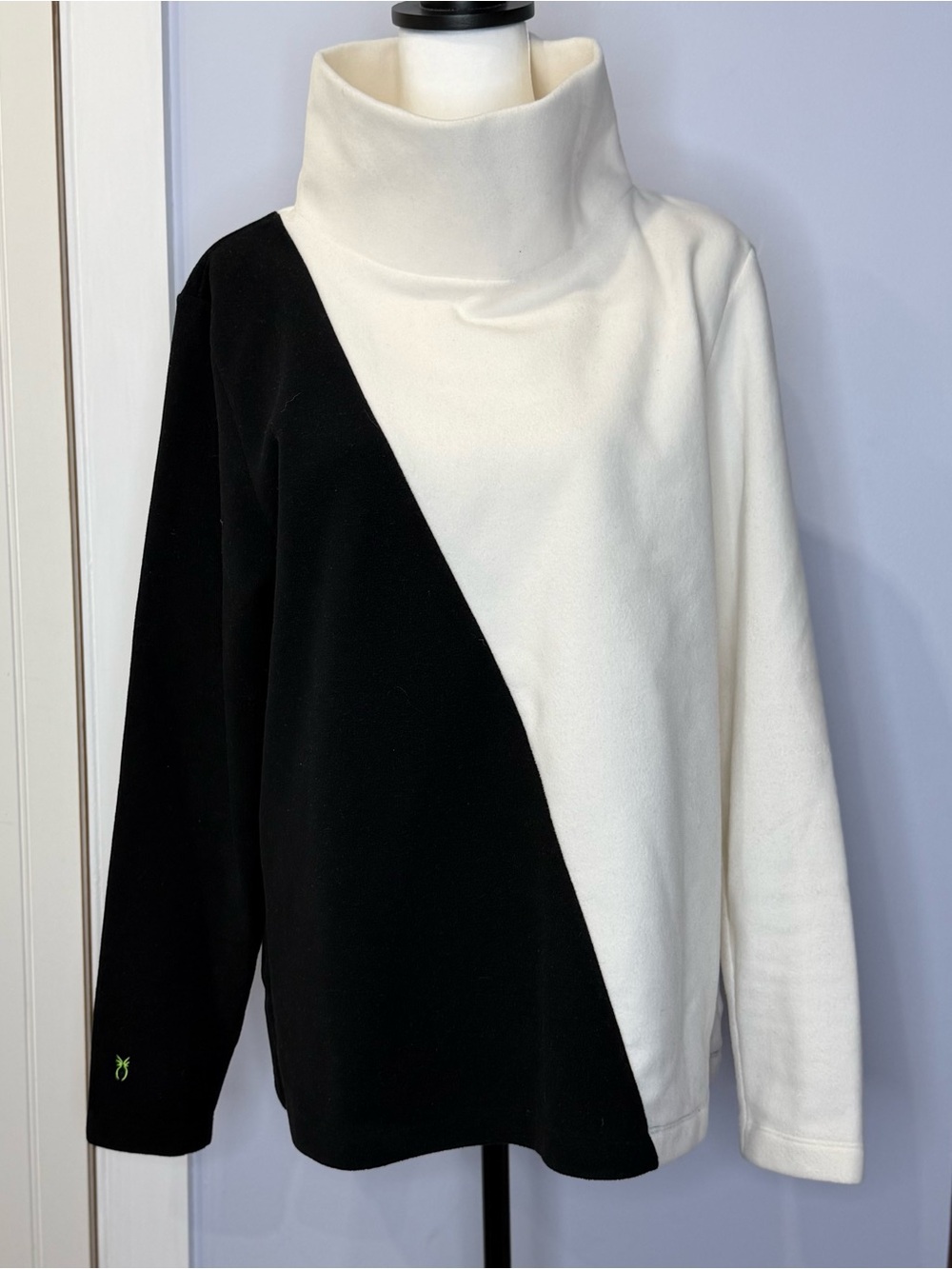 Dudley Stephens Colorblock Turtleneck Fleece Black & White. Size XXL. Like new!